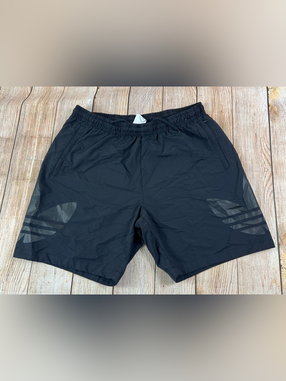 Mens Adidas Originals Tricolor Short2 Woven Shorts HA2483 Size XL